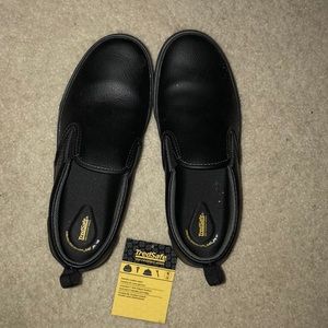 TredSafe slip resistant shoes size 7